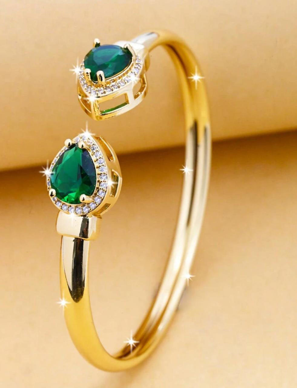 Fashionable Geometric Inlaid Bracelet image 4