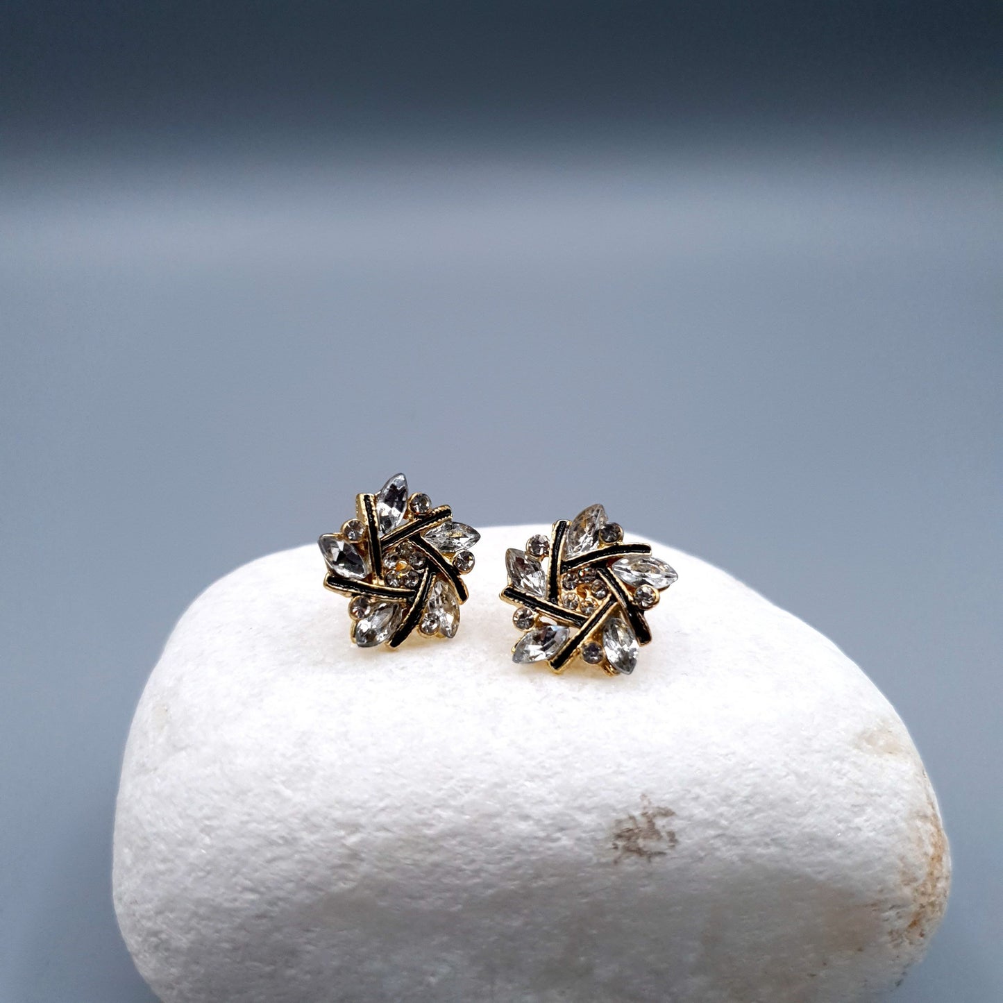 STAR STUD image 3