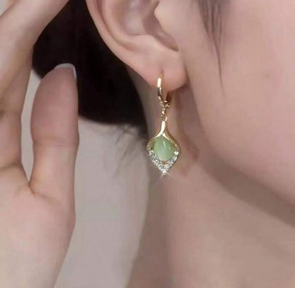 Luxury Angel's Eye Stone Earrings image 4