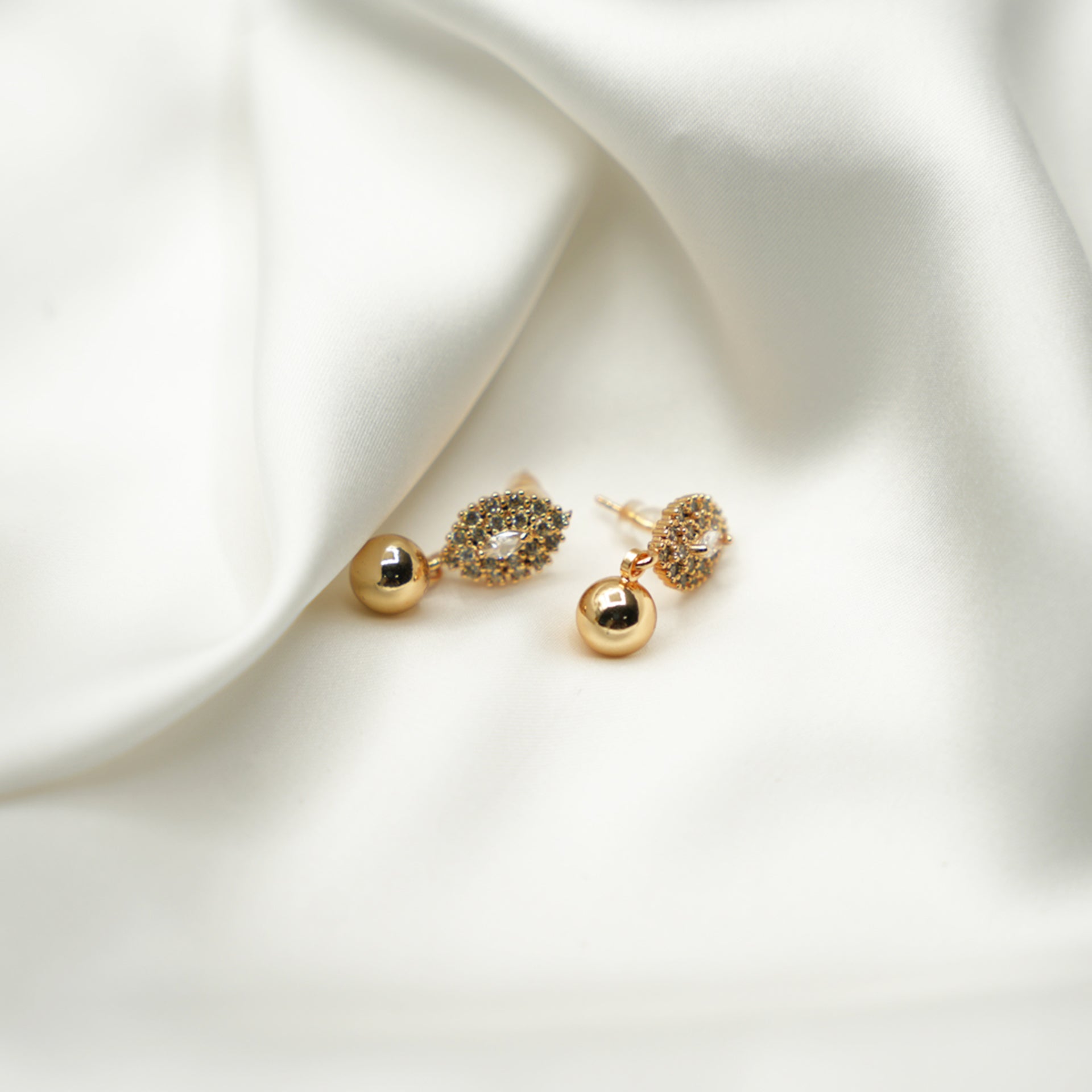 GILDED DROP EAR RINGS image 1
