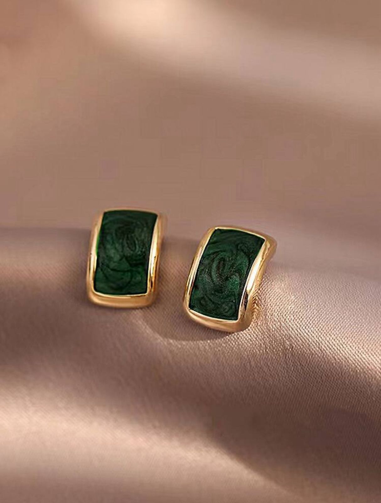 Geometric Stud image 1