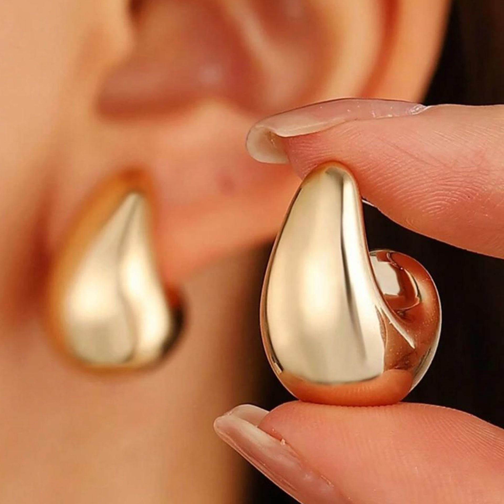 GOLDEN METAL DROP EAR RING image 0