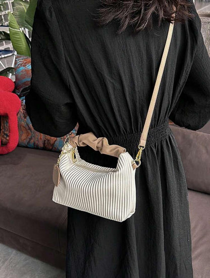 Mini Simple Pleated Woven and Portable Shoulder Zipper Handbag image 5