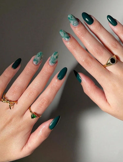 24 PCS Short Almond Shaped Green And White Color Block European Style Fingernail Set image 3