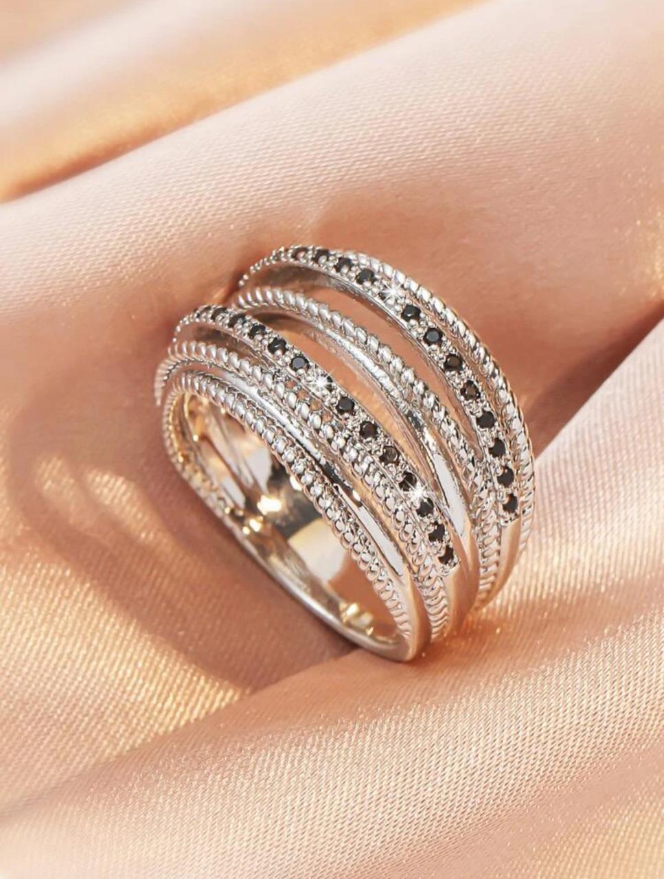 CUBIC ZIRCONIA DÉCOR RING - Shiny Silver, Size 7 image