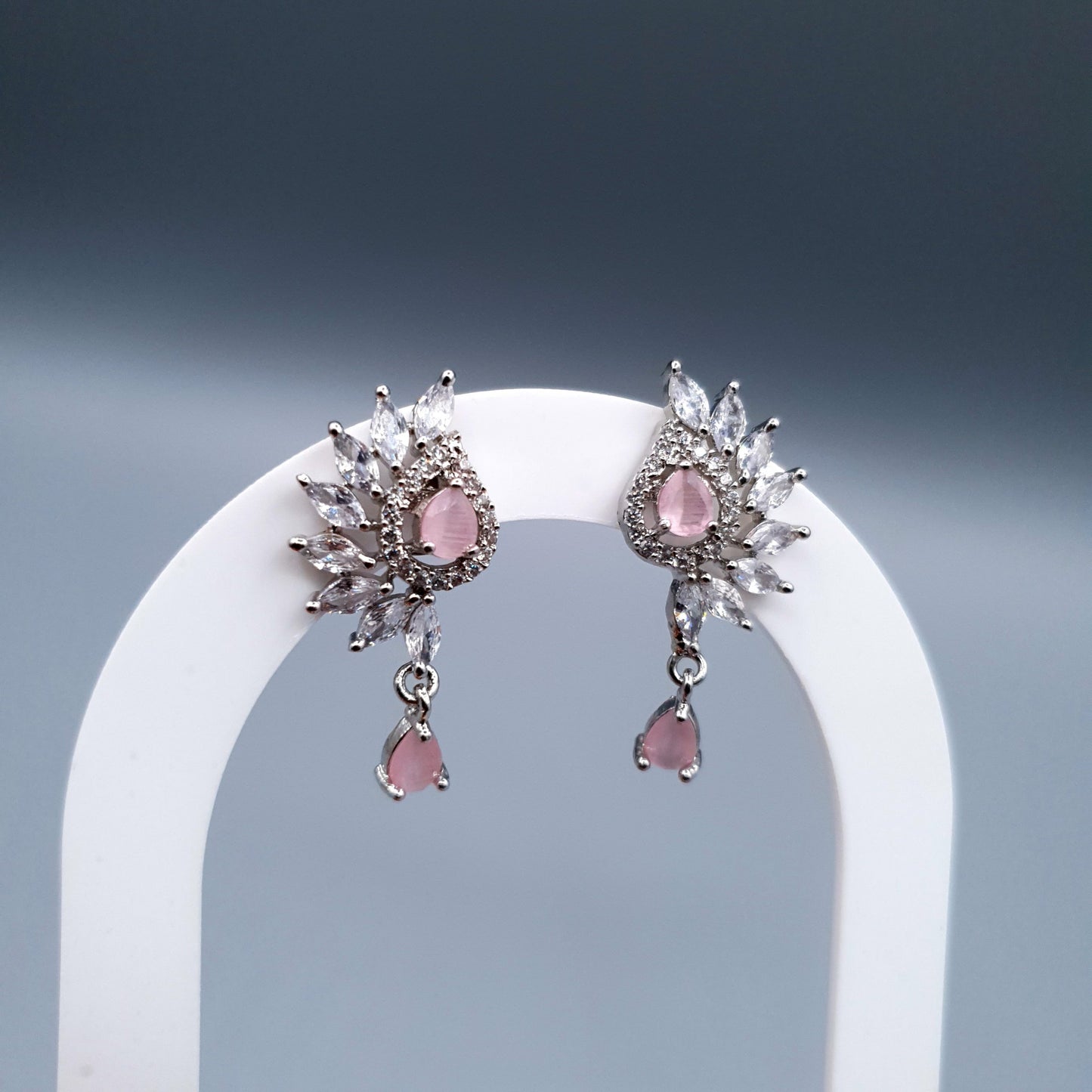 8 STONES T-PINK image 0