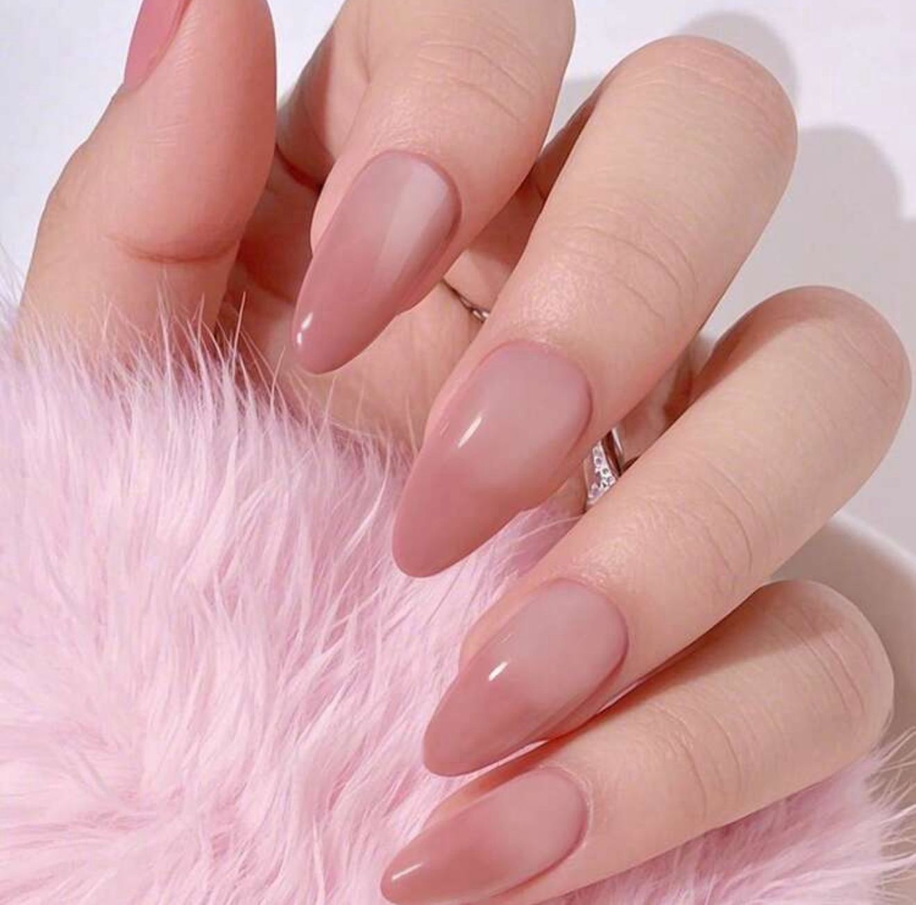 Long Almond-Shaped Press-On Nails, Simple Bean Paste Powder Gradient Smudged,  Suitable For Parties And Gifts image 0