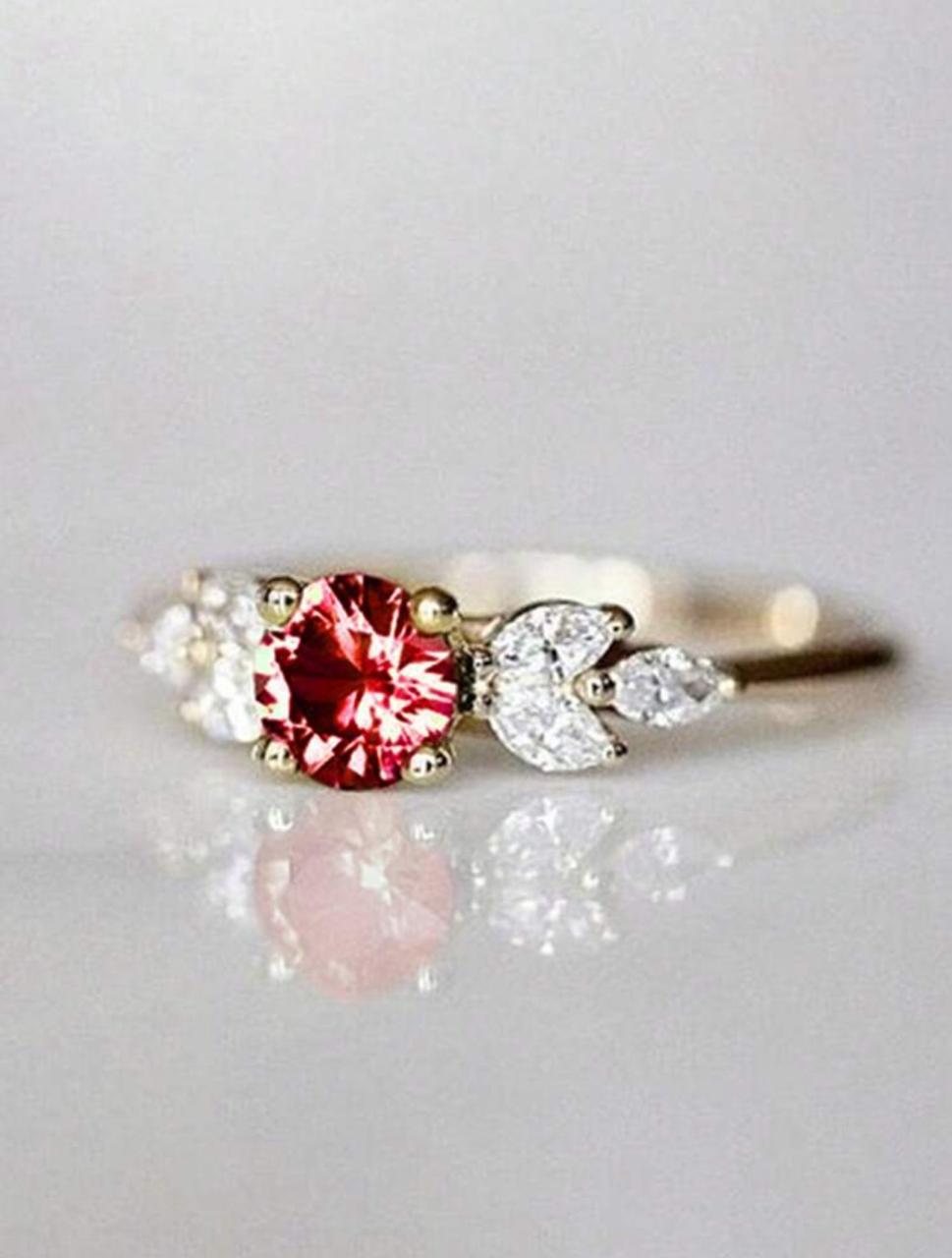 FASHION ZIRCONIA RING - Red, Size 8 image