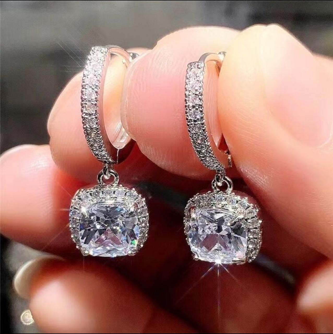 Square Shaped Shimmering Cubic Zirconia Inlaid Earrings image 6