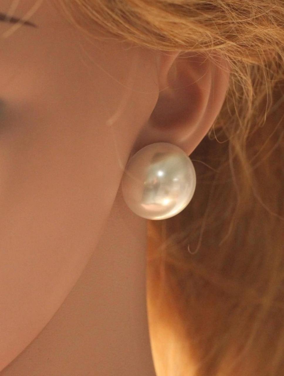 Elegant pearl stud add a timeless touch of sophistication to any outfit image 2