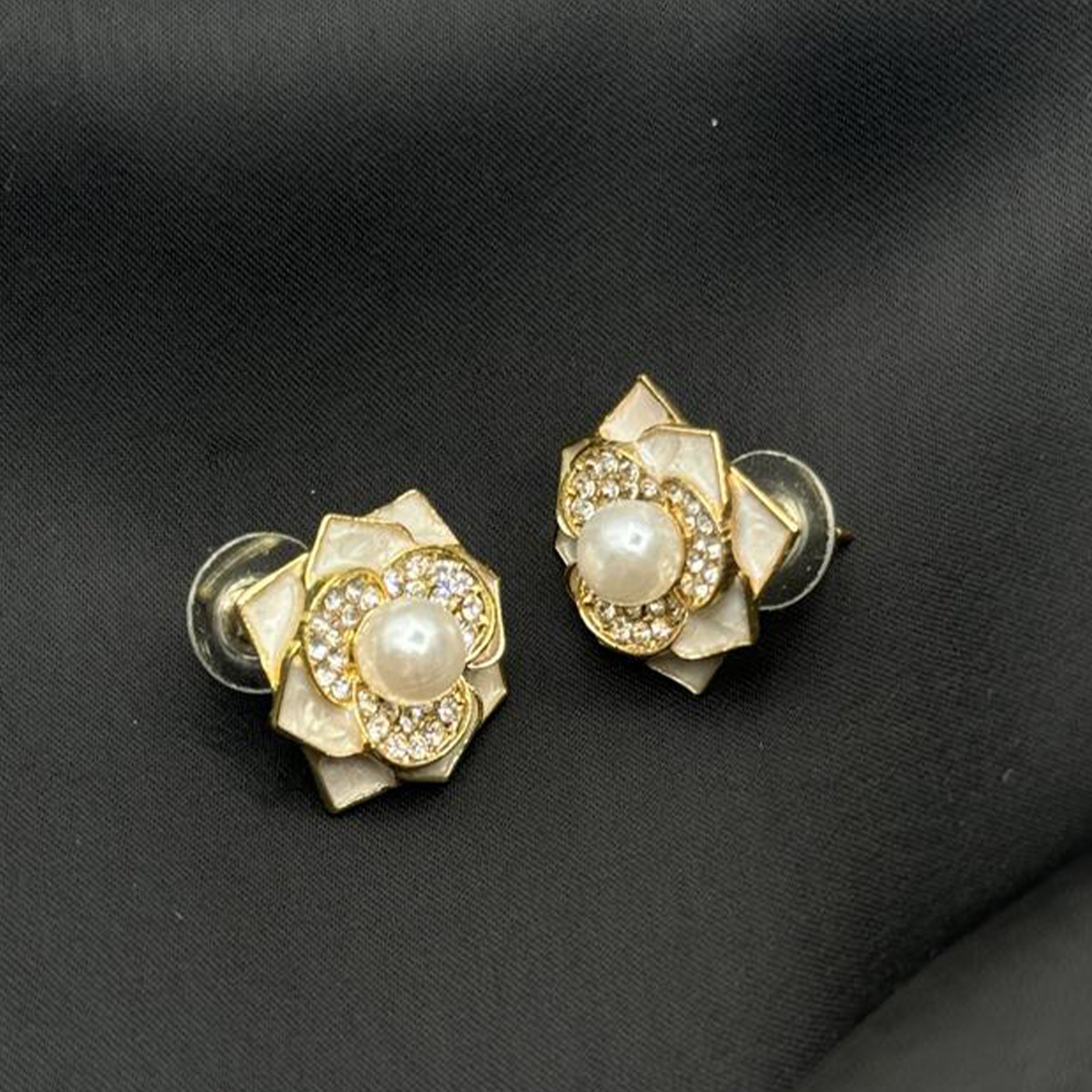 PEARL FLOWER EAR image 0
