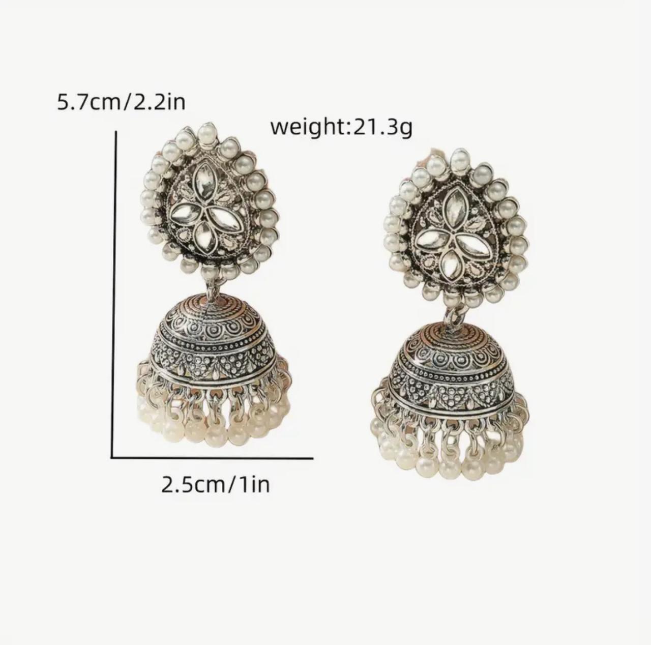 Eastern Bollywood-Inspired Waterdrop-Shaped Earrings image 5