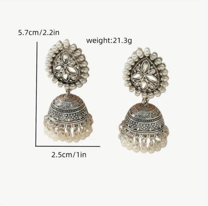 Eastern Bollywood-Inspired Waterdrop-Shaped Earrings image 5