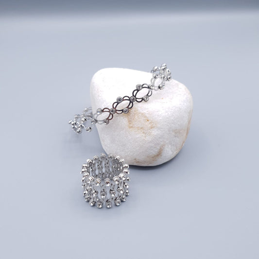 Elegant China Gold Polish Ring & Kara Set – Beaded Statement Design image 0