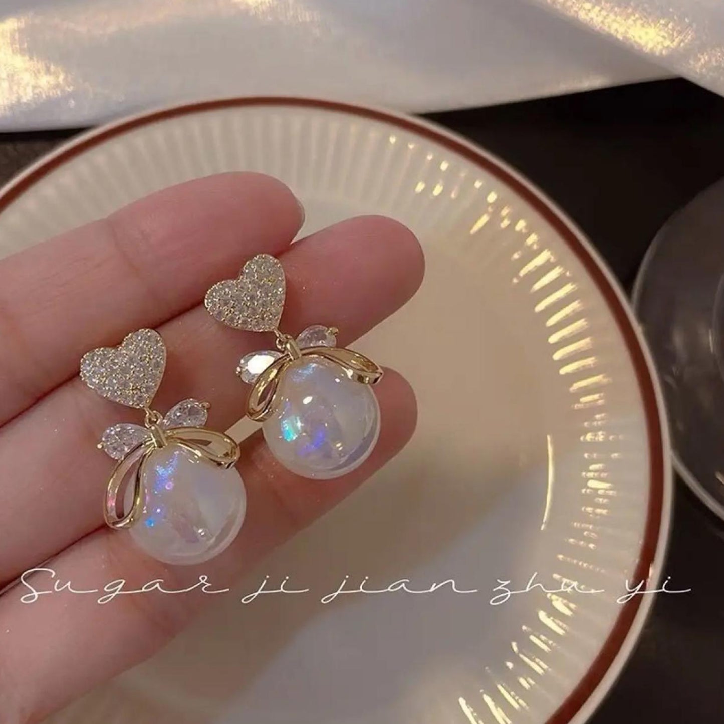 LOVE PEARL EAR RING image 3