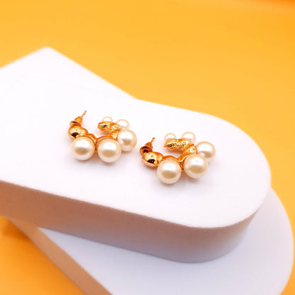 FIVE PEARLS HOOP image 2