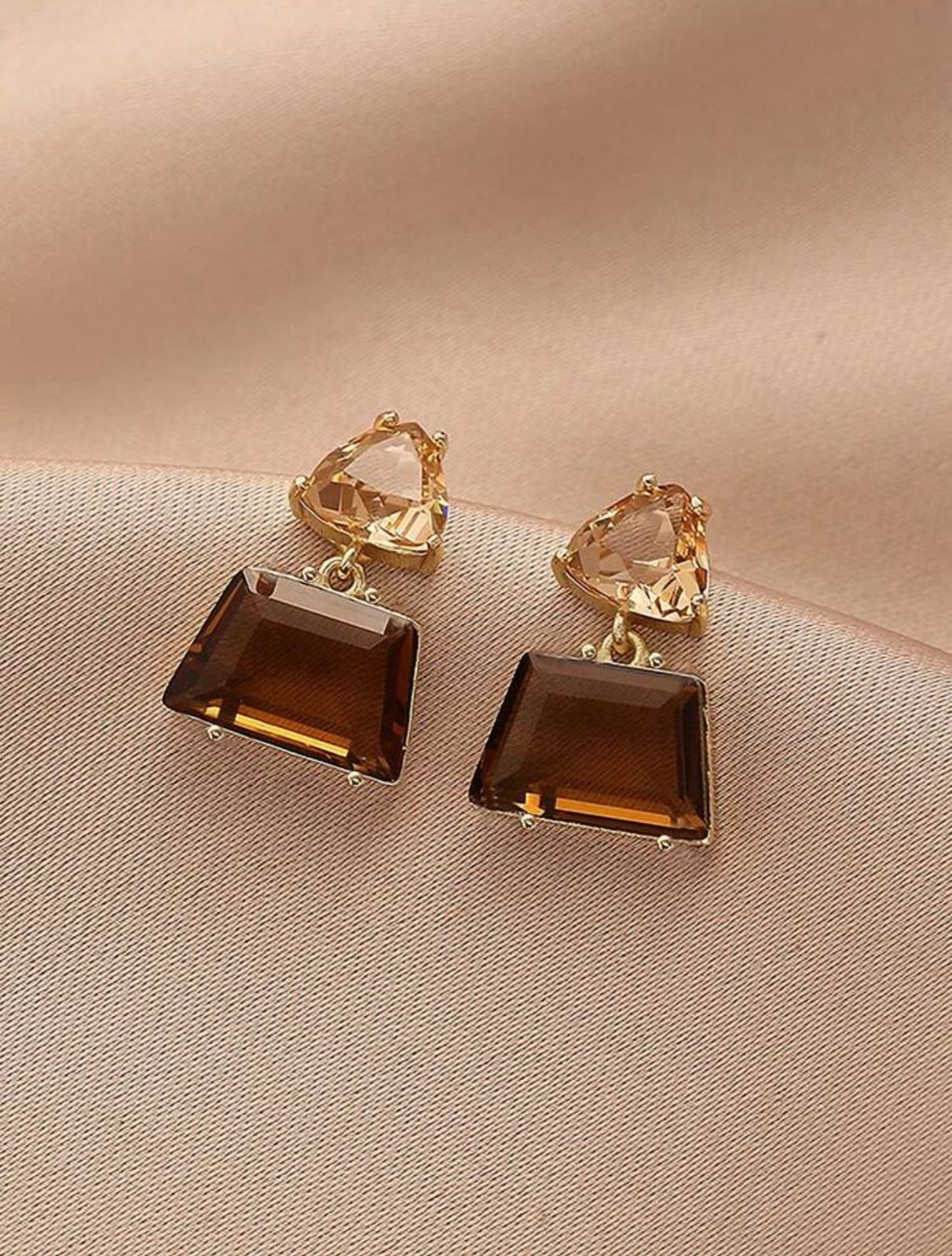 Fashionable Vintage Minimalist Trapezoid Crystal Earrings image 2
