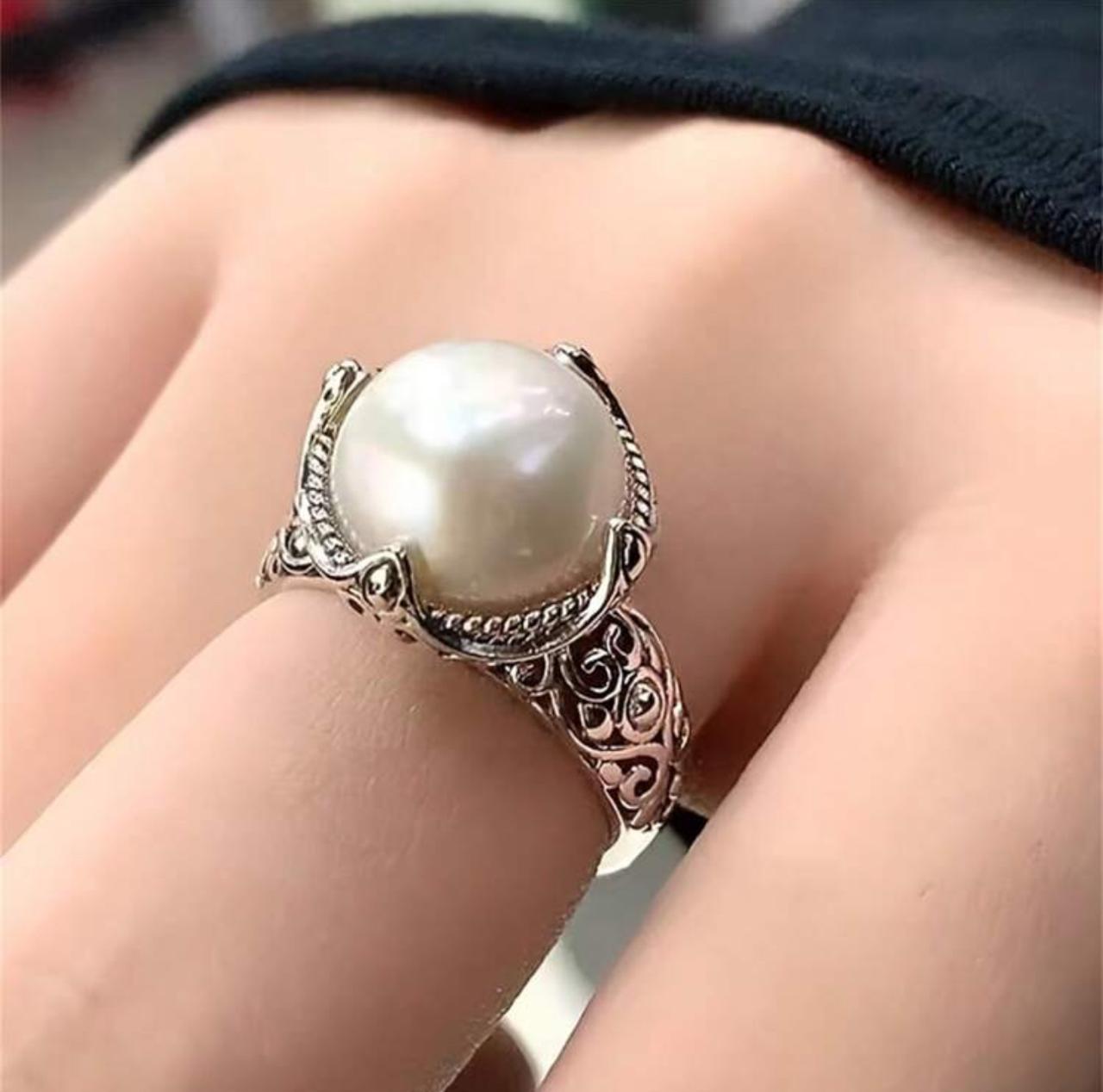 RETRO BIG FAUX PEARL RING image 0