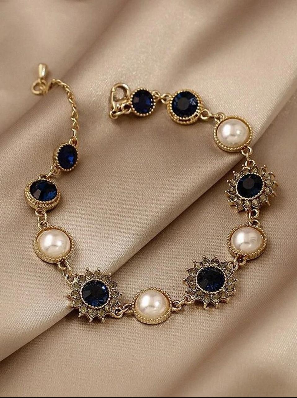FAUX PEARL DÉCOR BRACELET image 2
