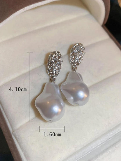 FAUX PEARL DÉCOR DROP image 10