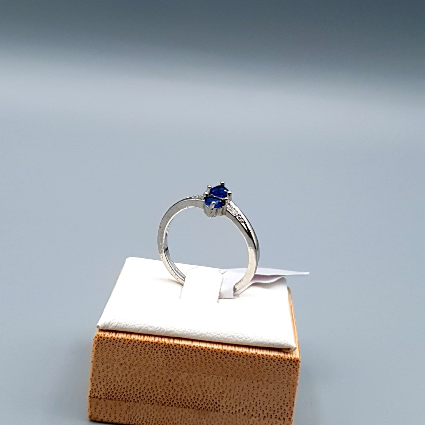 SIMPLE BEAUTIFUL RING image 1