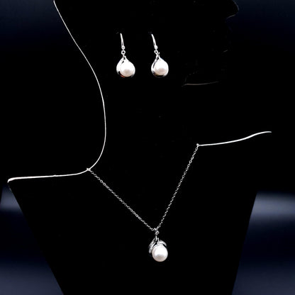 IMPORTED PEARLED PENDENT image 3