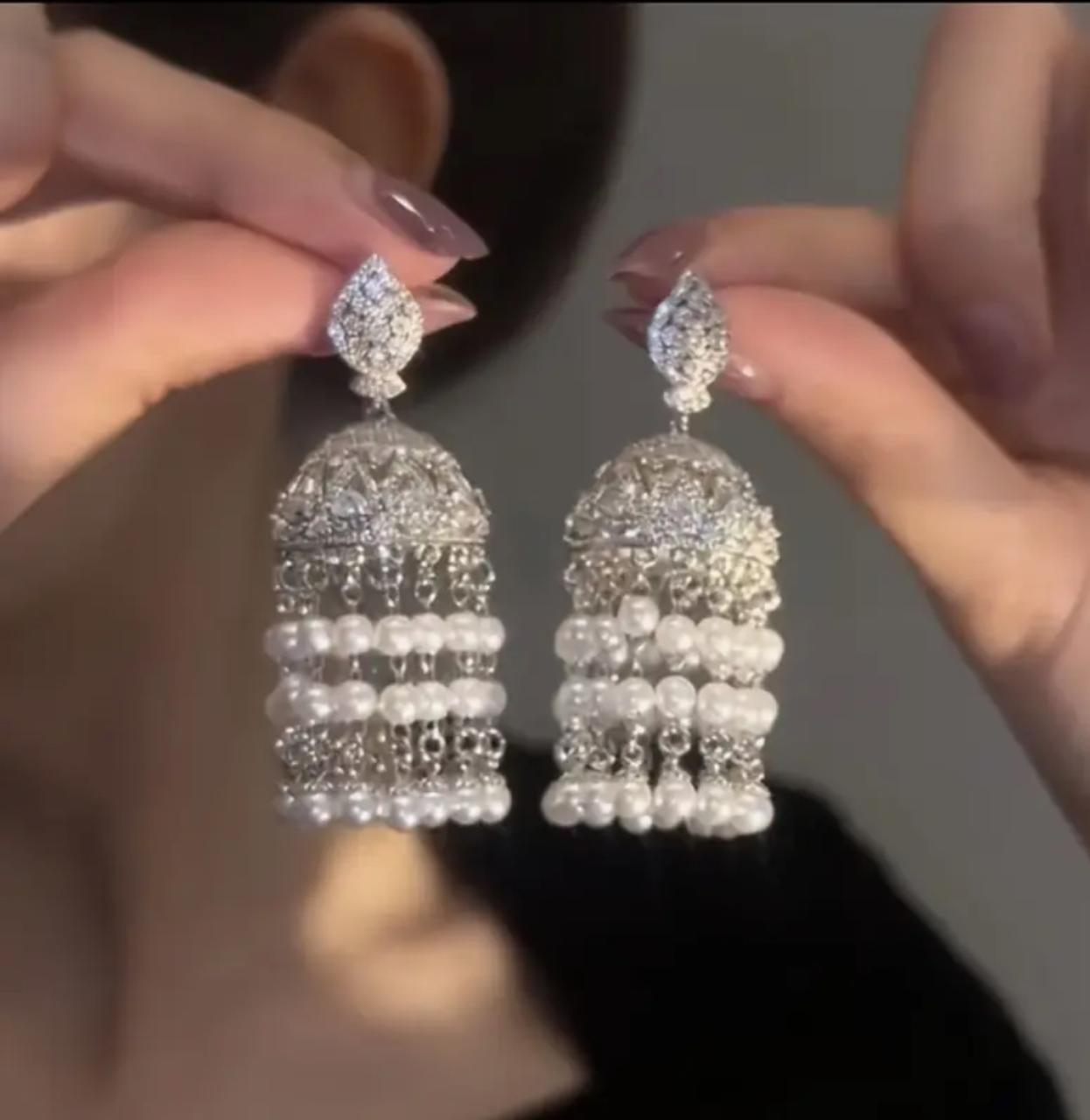 A Pair Of Dazzling Tassel, Imitating Pearls image 0