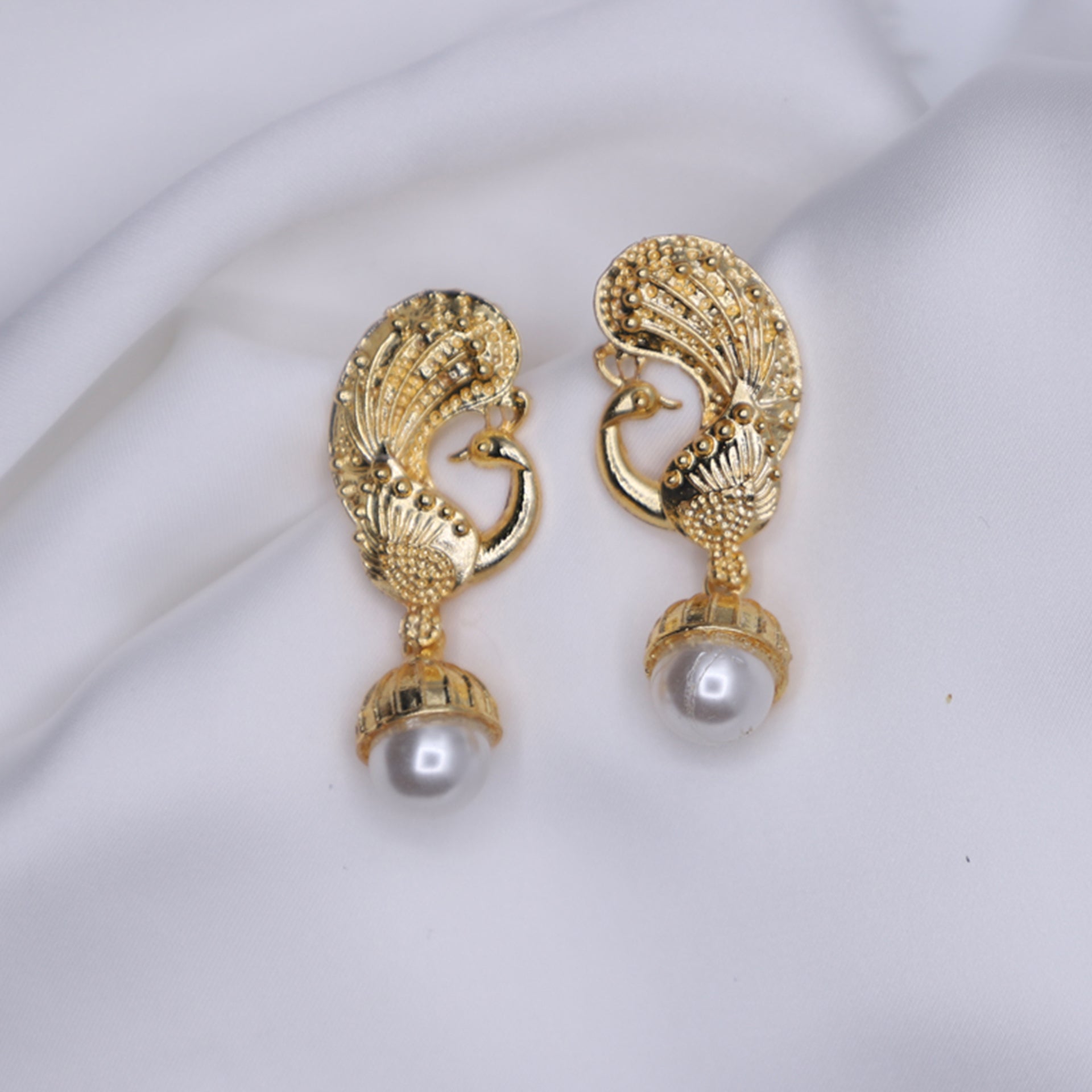 PEACOCK PEARL DROP image 0