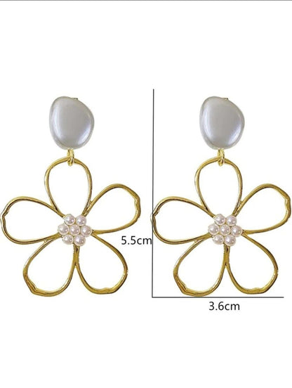 FLORAL CHANDELIER EARRING image 4