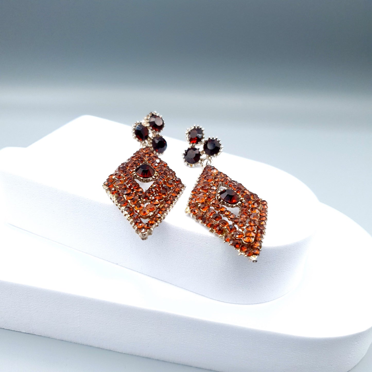 BROWN SPARKLING STONES image 4