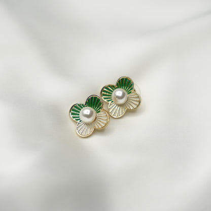 PAINTED LINE FLOWER STUD image 1
