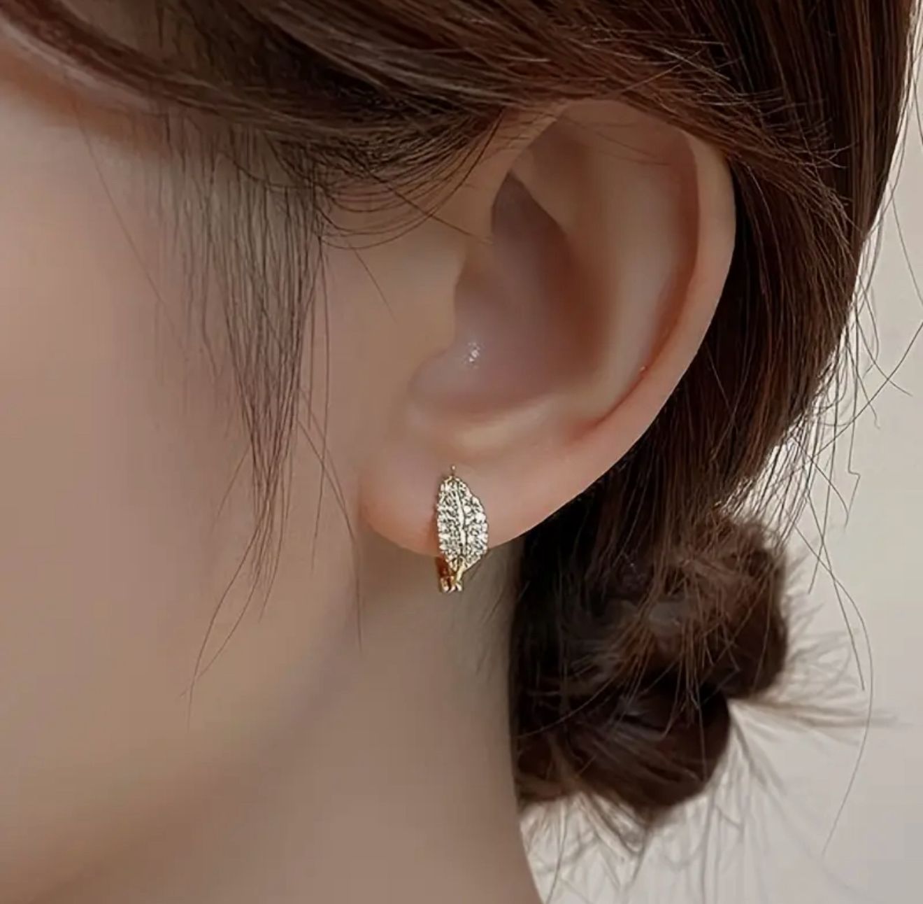 Elegant Leaf-Inspired Cubic Zirconia Hoop Earrings for Women image 0