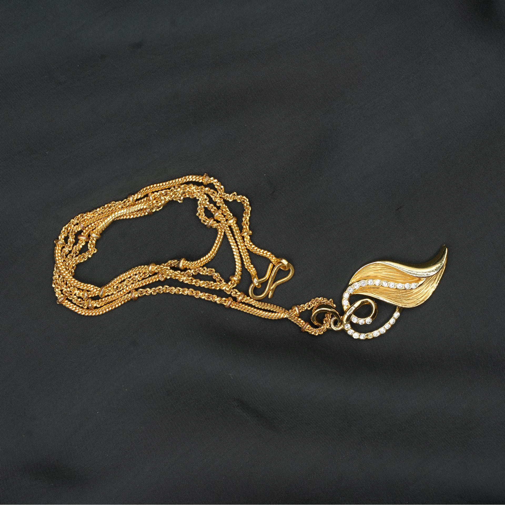 HEART LEAVE GOLDEN WITH CHAIN image 3