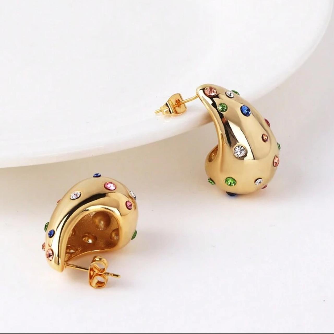 3-D TEAR DROP CRYSTAL STUD image 4
