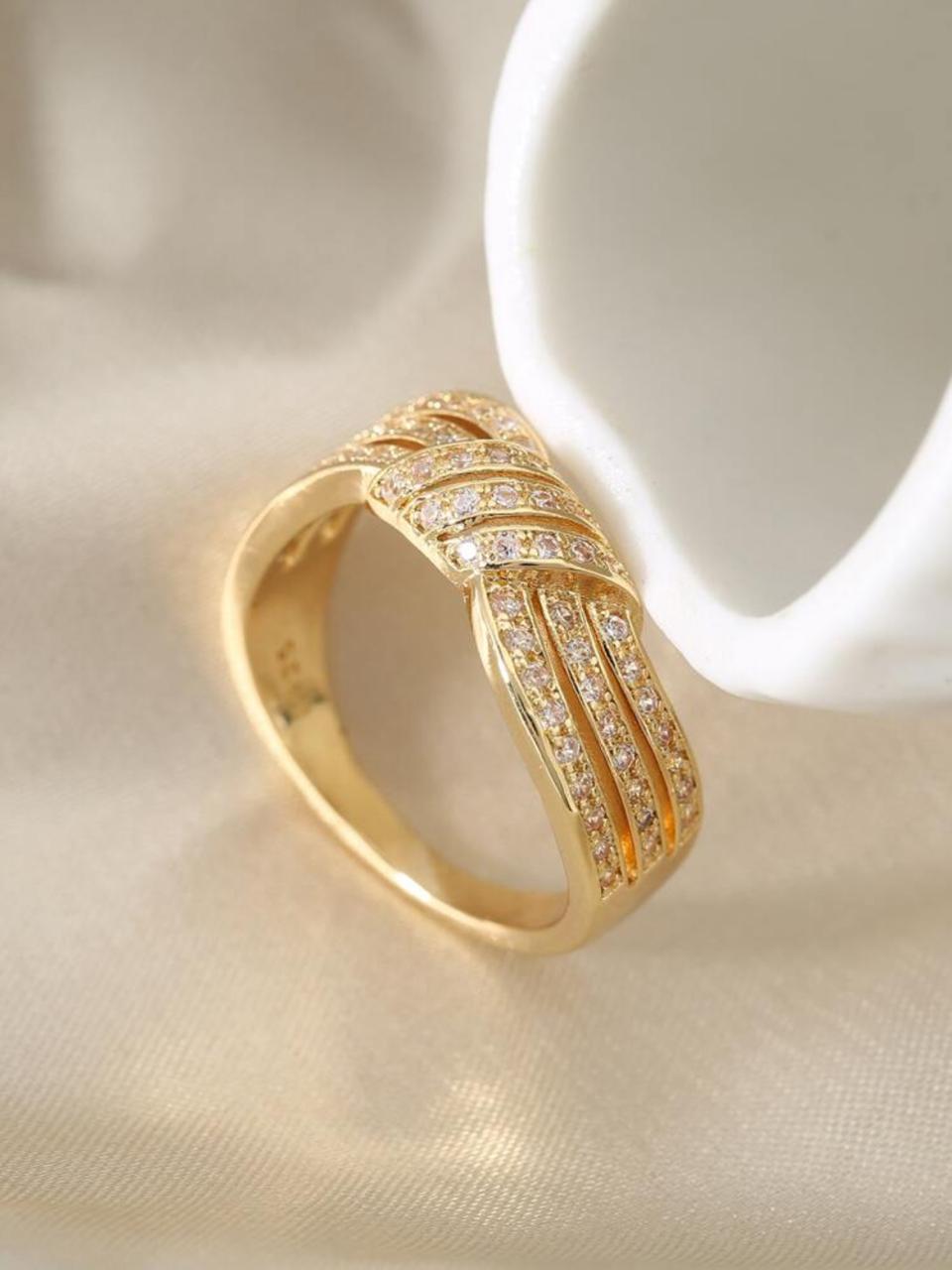 LUXURY CRYSTAL ZIRCONIA RING image 1