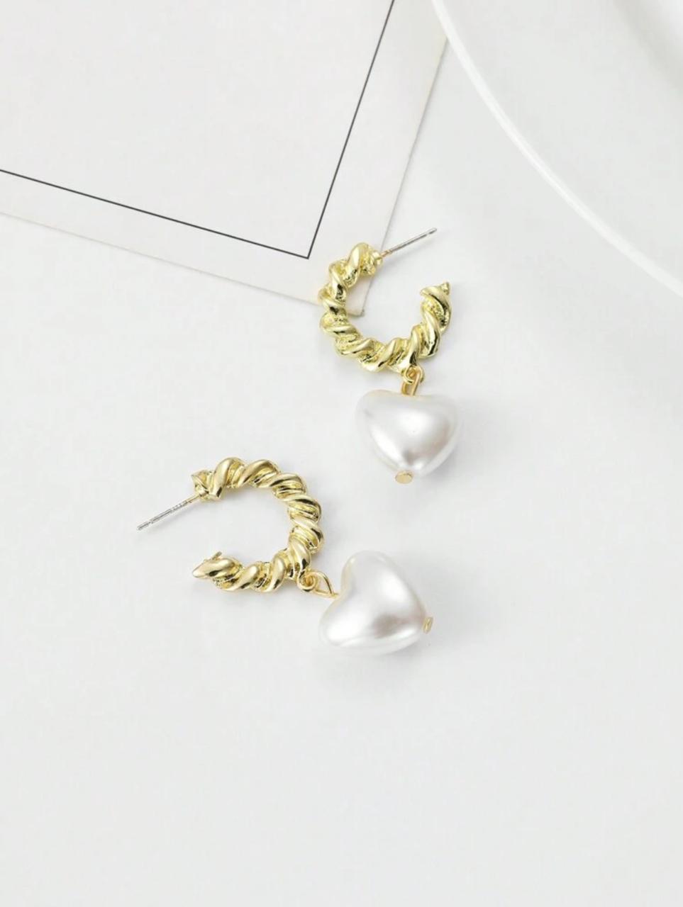 PEARL HEART SHAPED DANGLE image 6