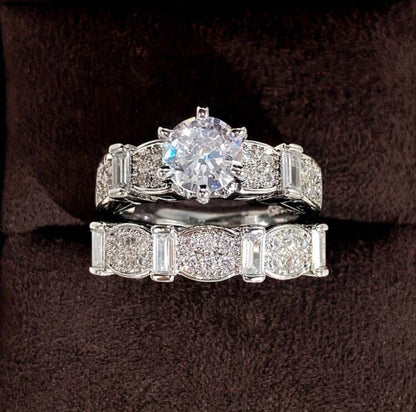 LUXURIOUS ROUND CUT WHITE CUBIC ZIRCONIA PARTY RING image 2