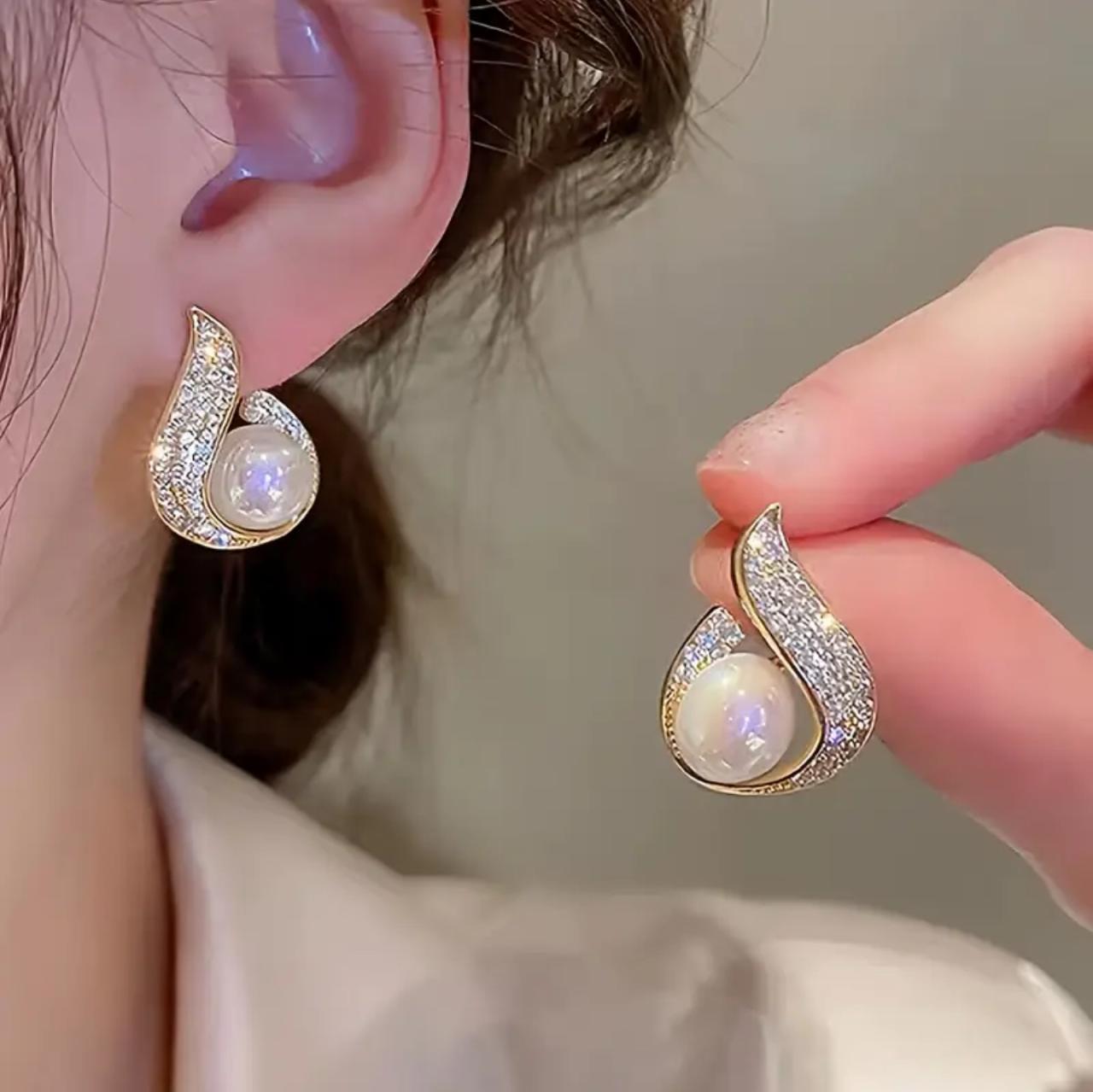 French Style Personalized Fashionable and Versatile High-end Stud image 5