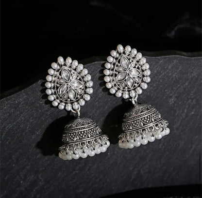 Eastern Bollywood-Inspired Waterdrop-Shaped Earrings image 2
