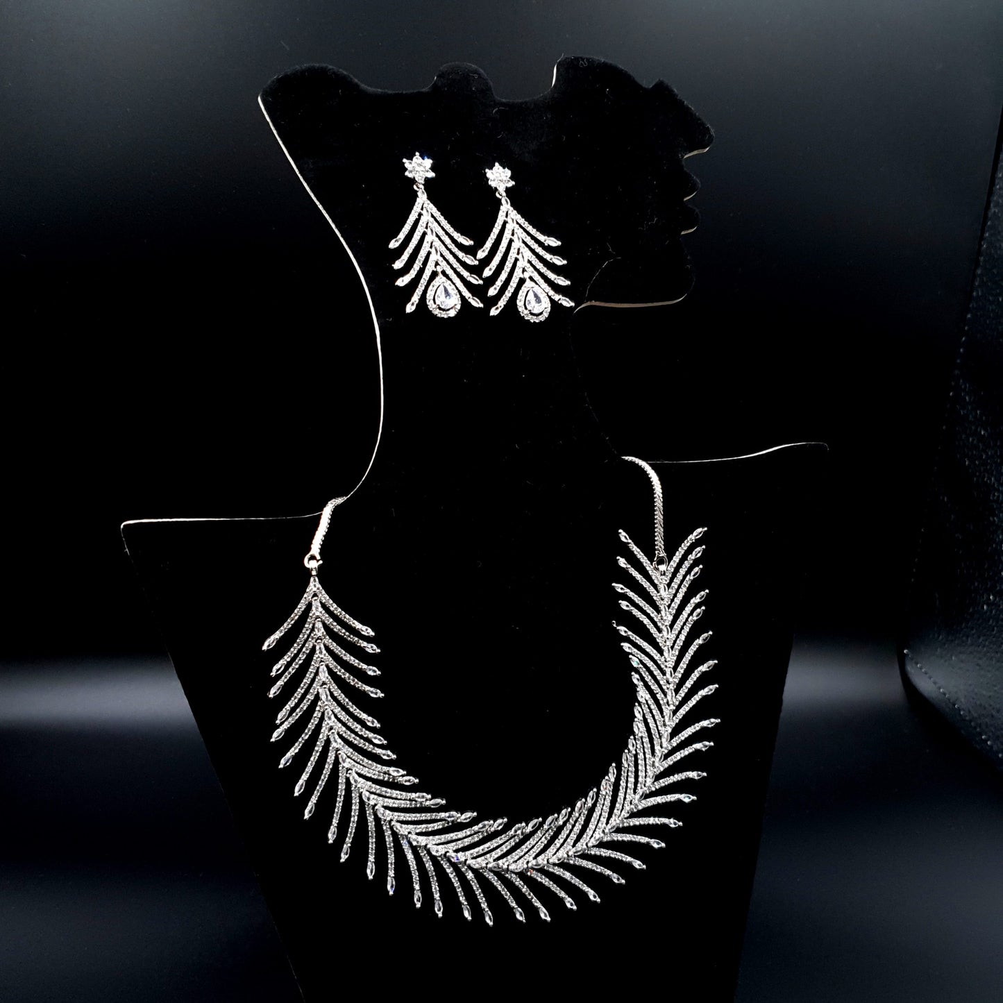 BRIDEL & PARTY WEAR SILVER NEKLACE SET (NEKLACE & EAR RINGS) image 5