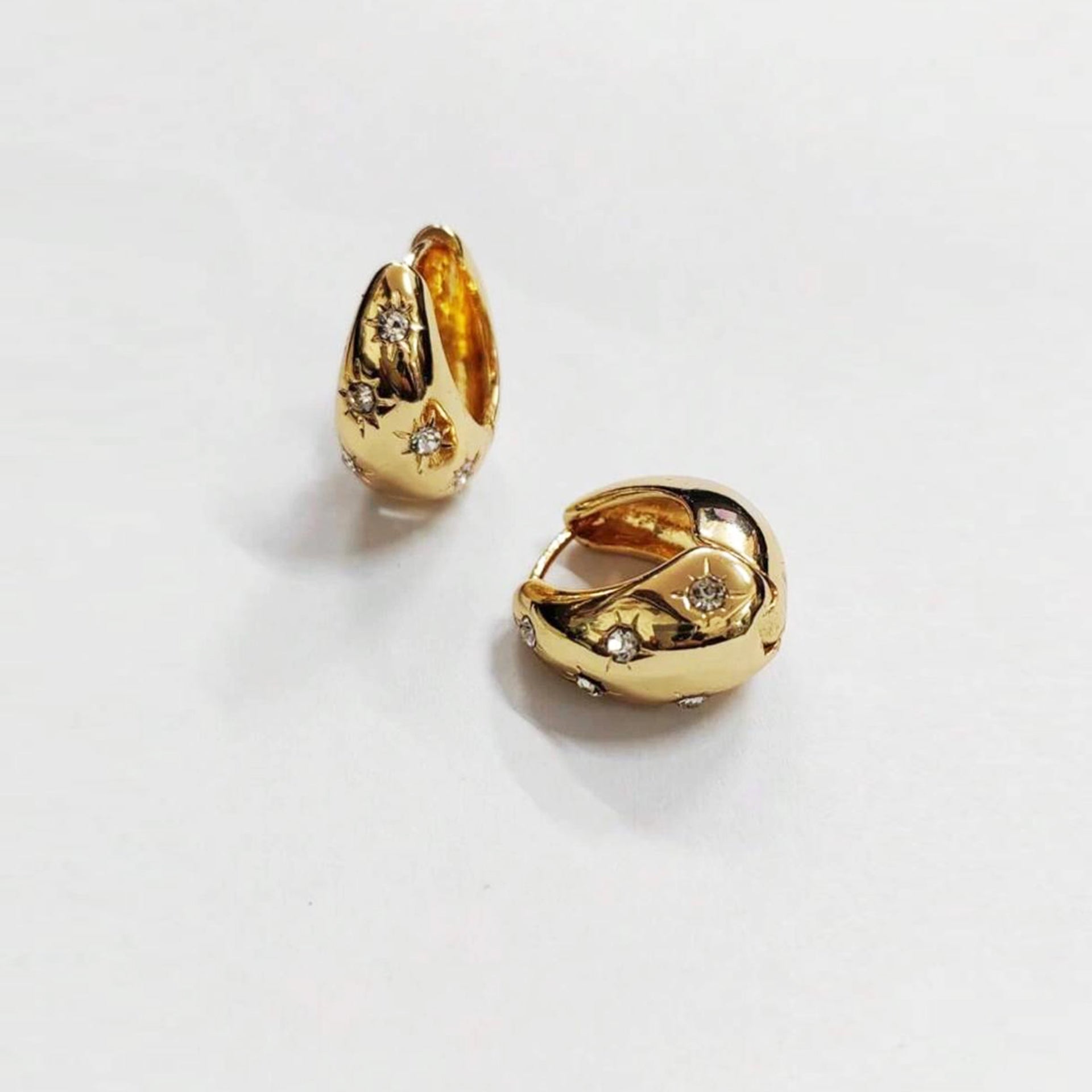 RHINESTONE GOLD DÉCOR HOOP image 2