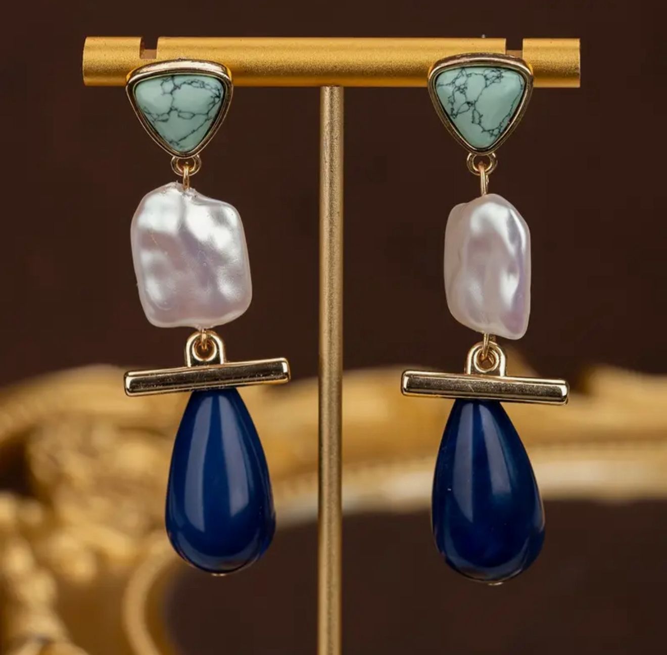 Elegant Vintage-Inspired Teardrop Earrings image 4