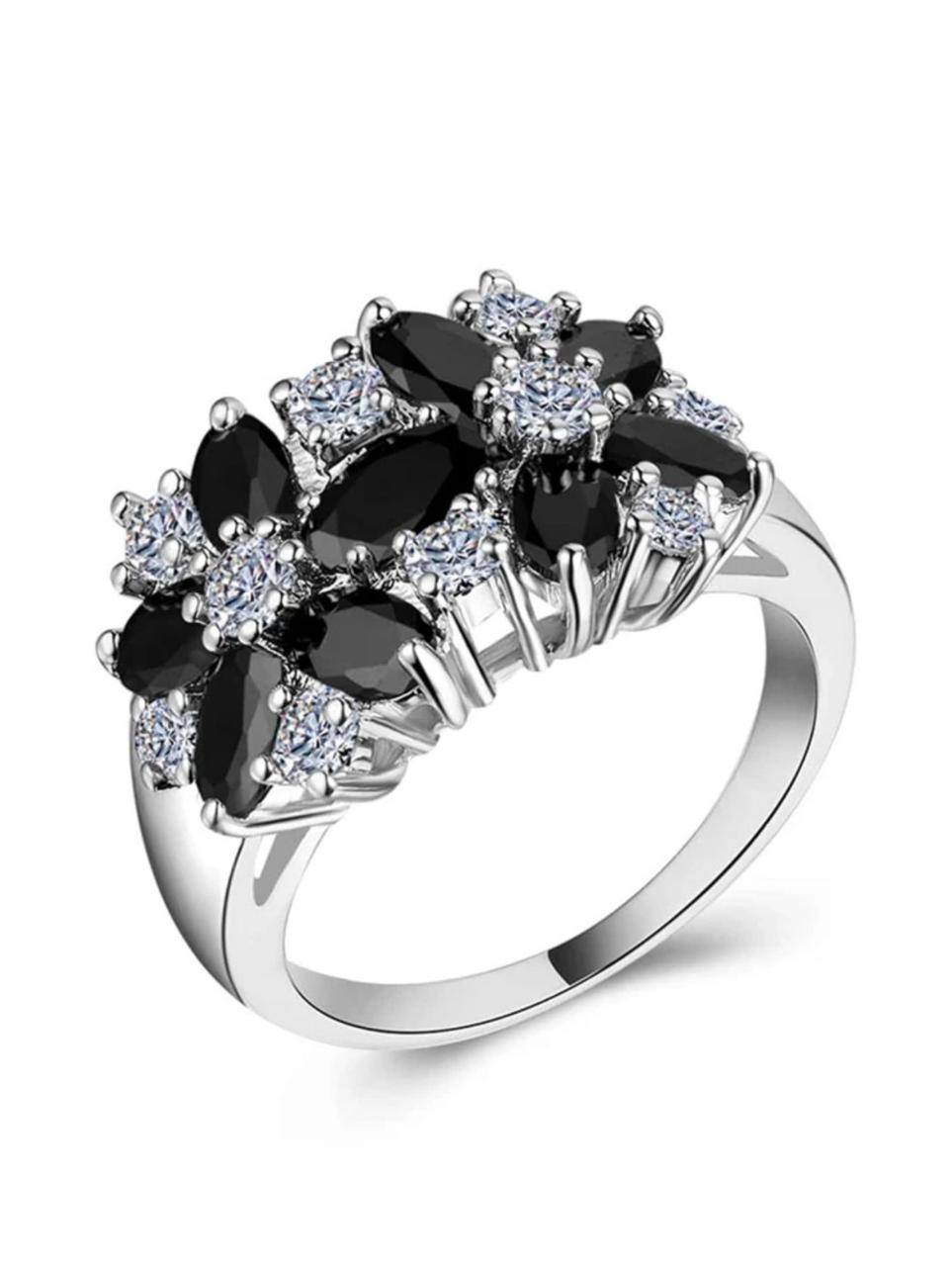 GLAMOROUS COPPER CUBIC DETAIL FLOWER DESIGN RING image 1