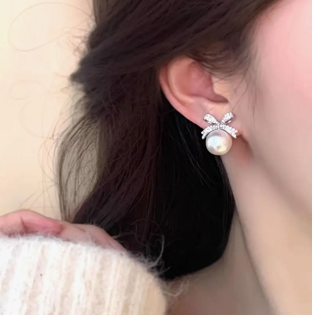 Vintage Elegant Bowknot Stud with Geometric Bead image 2