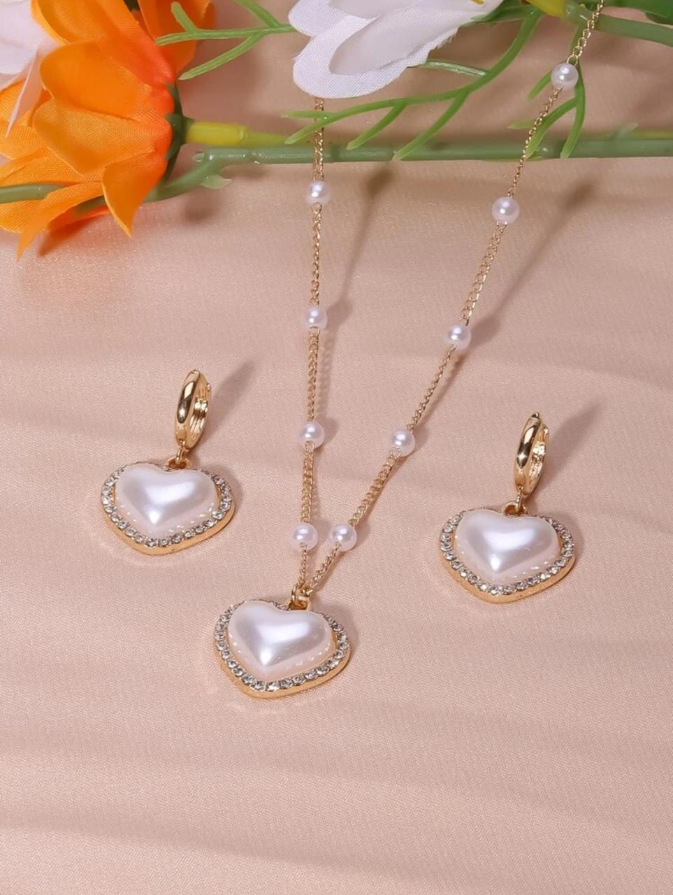 Heart Shape Faux Pearls Necklace Set image 3