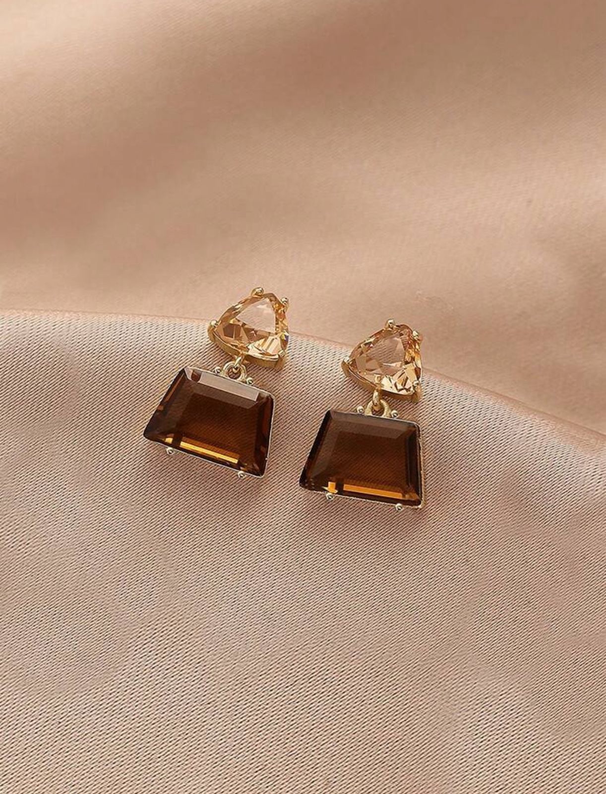Fashionable Vintage Minimalist Trapezoid Crystal Earrings image 1