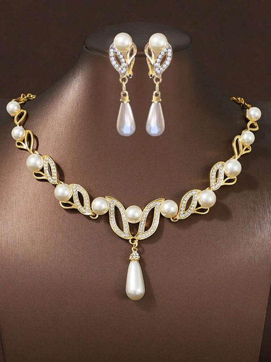 LUXURIOUS GOLD PLATED NECKLACE SET image 0