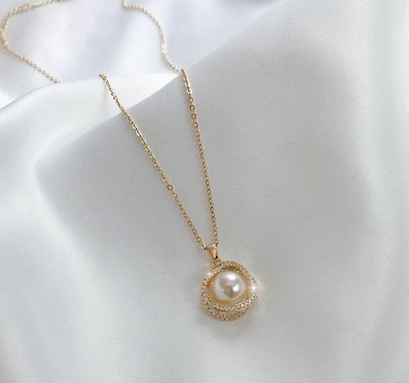 PEARL CURVED WITH CHAIN image 0