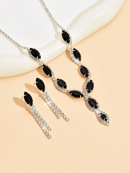 BLACK CRYSTAL NEKLACE SET image 1