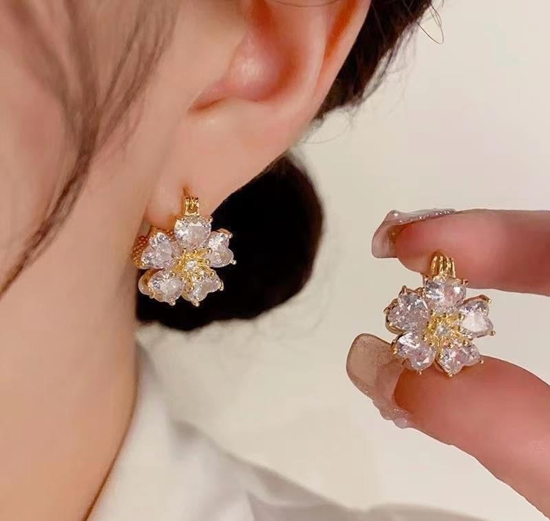 FLOWER PEARL HOOPS image 3